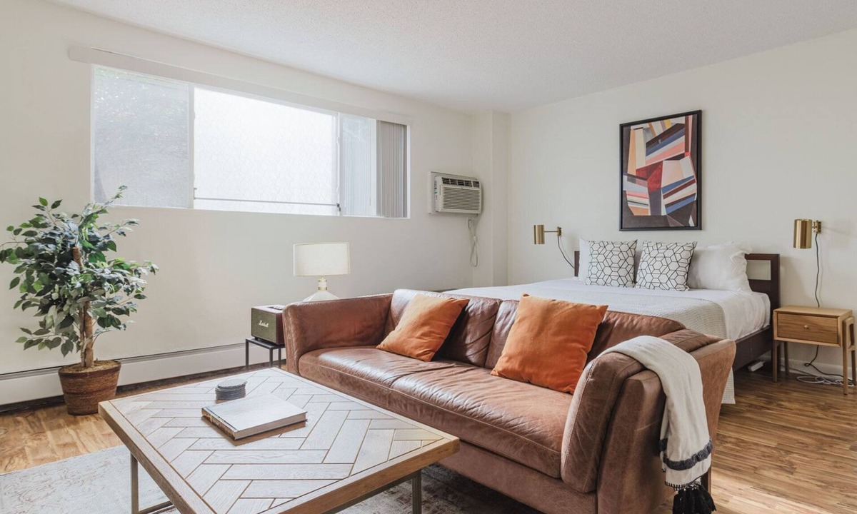 Mission Hill Apartment | Stylish Longwood studio, parking, elevator, w/d, by Blueground