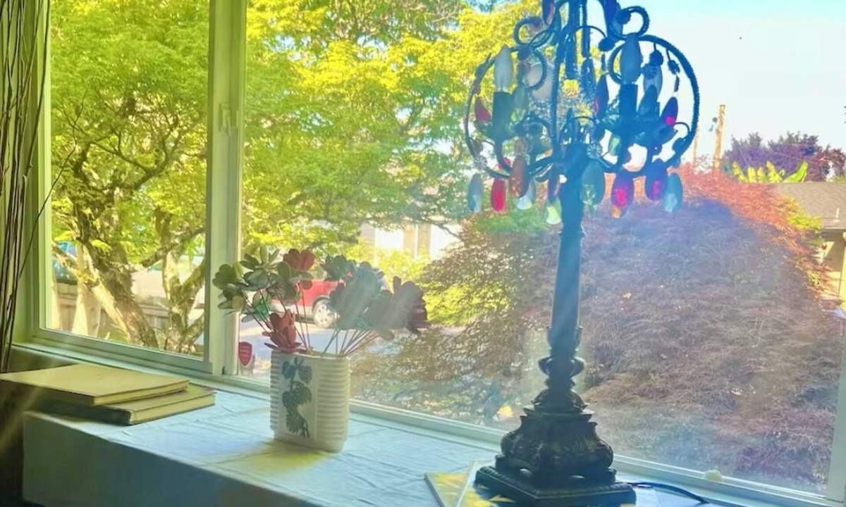 Northeast Neighbors House | Stylish Mid Century Modern- 1 hour from Oregon Coast