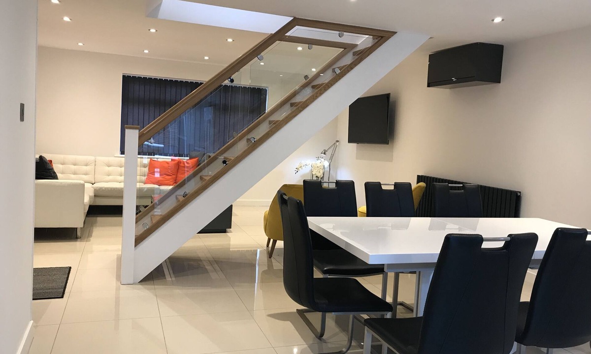 Gloucester House | Stylish, modern, spacious fully refurbished getaway