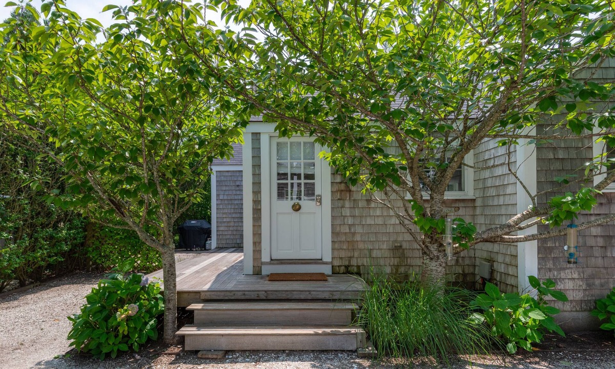 Nantucket Town Cottage | Stylish Pied a Terre
