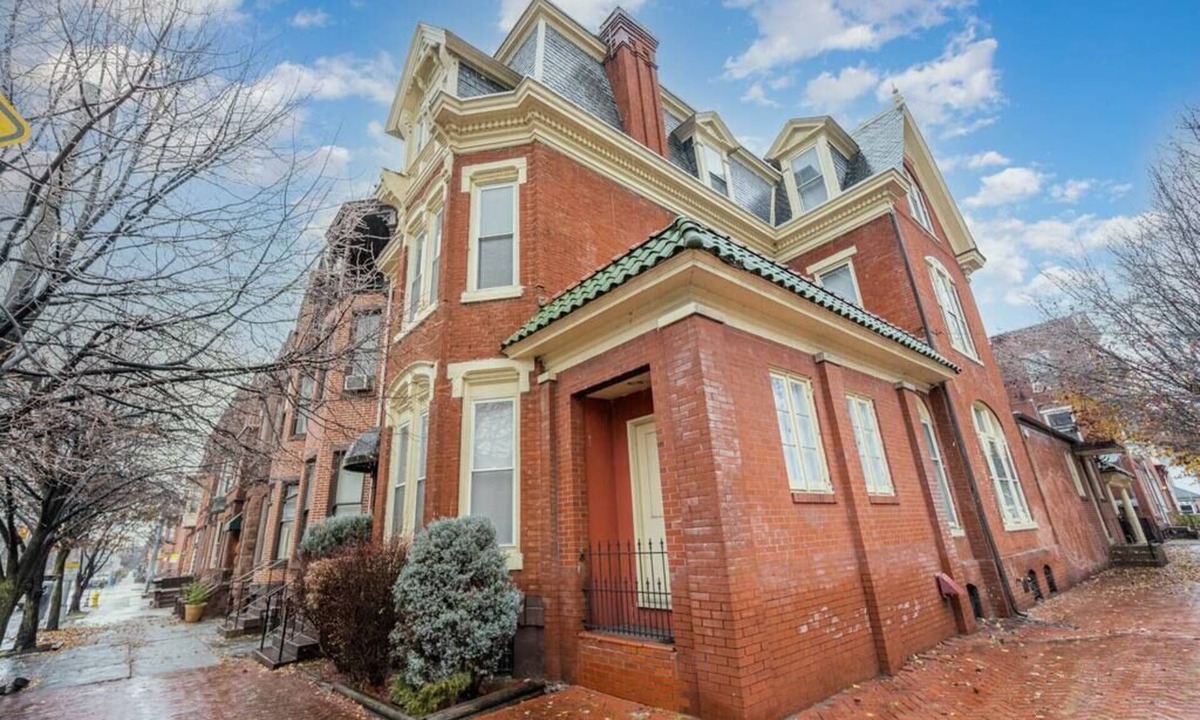 Downtown Harrisburg Apartment | Stylish, Private 2 Bed Apt