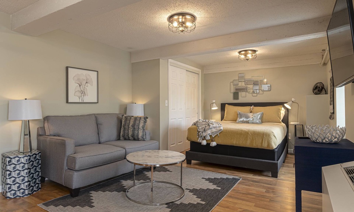 Carbondale Apartment | Stylish Queen Suite Near SIU Carbondale