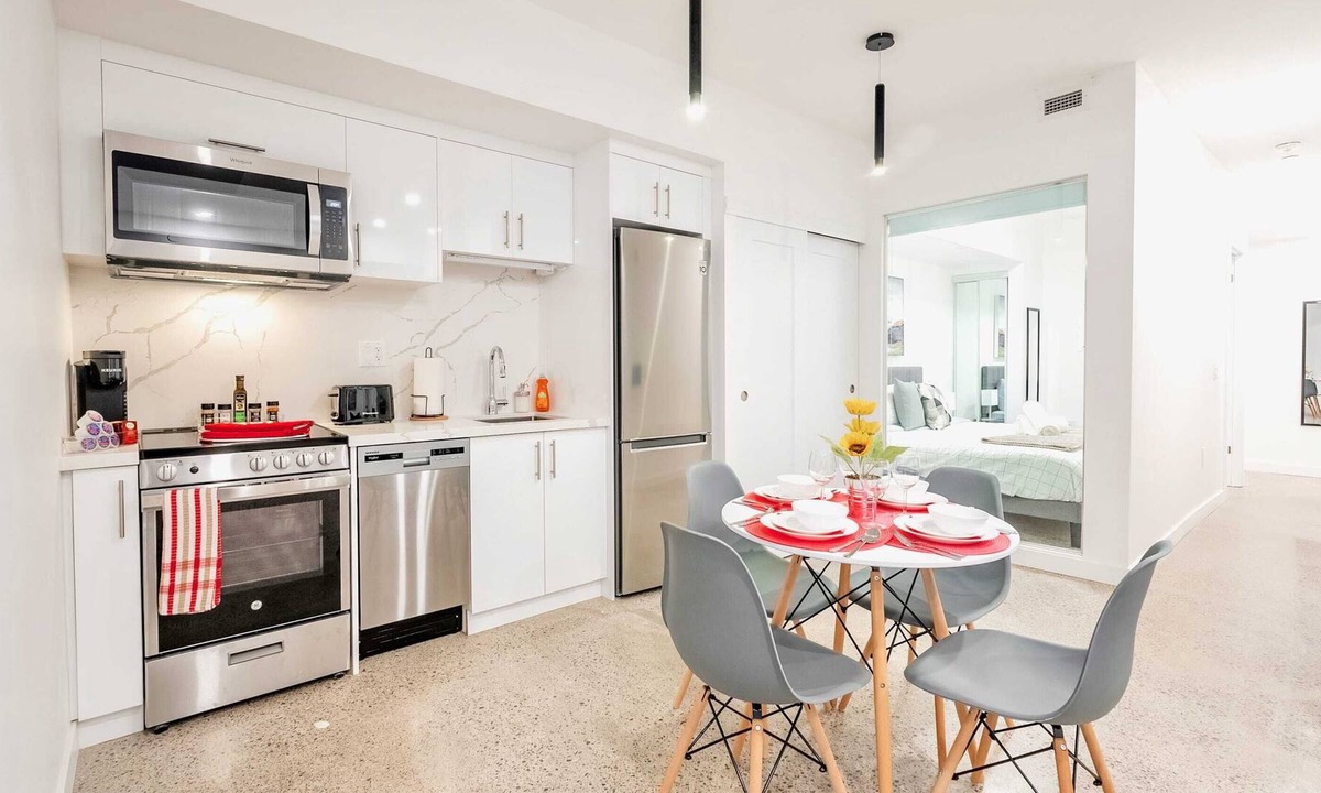 Downtown Toronto Apartment | Stylish Regent Park Apartment