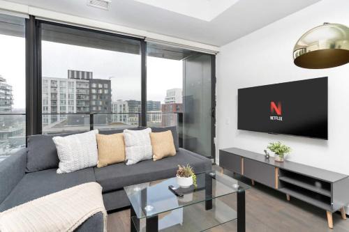 Niagara Apartment | Stylish Retreat 1BR Condo w Patio Chic Downtown