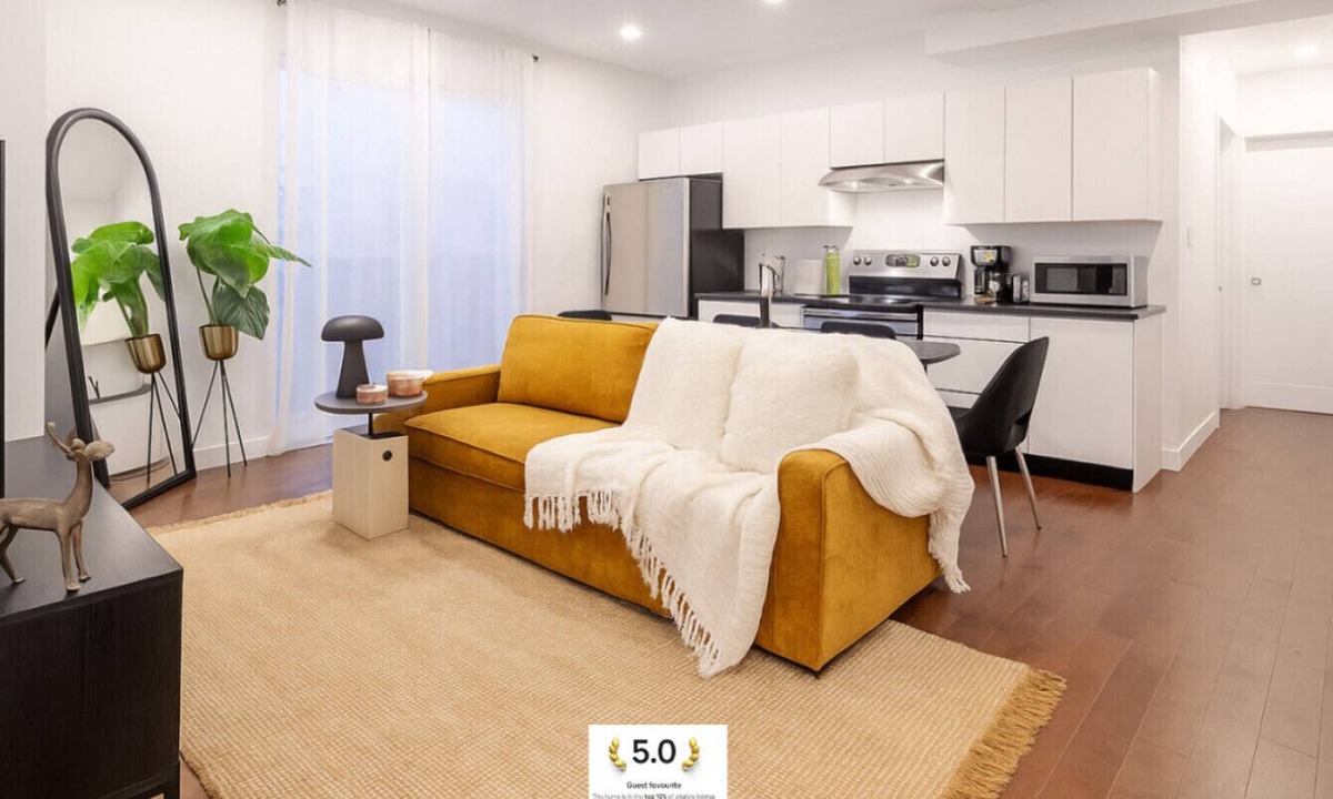 Shaughnessy Village Apartment | Stylish Retreat Near Crescent & Sainte-Catherine