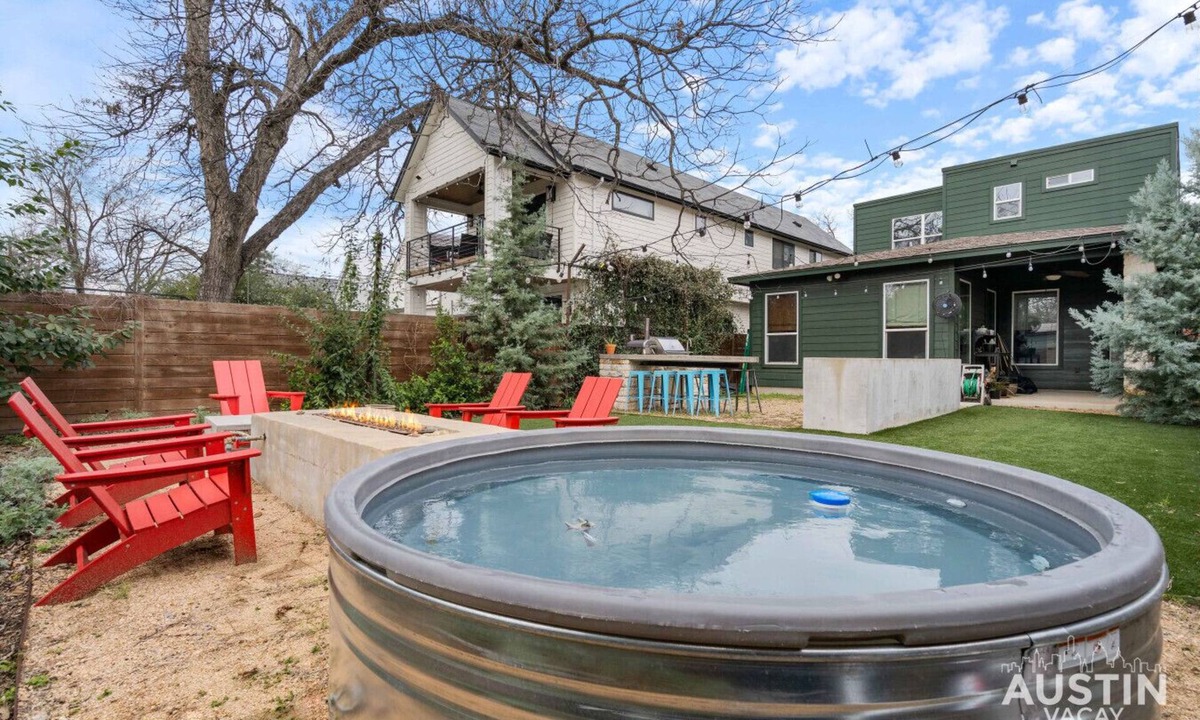 Holly Apartment | Stylish Retreat + Outdoor Oasis in Heart of Austin