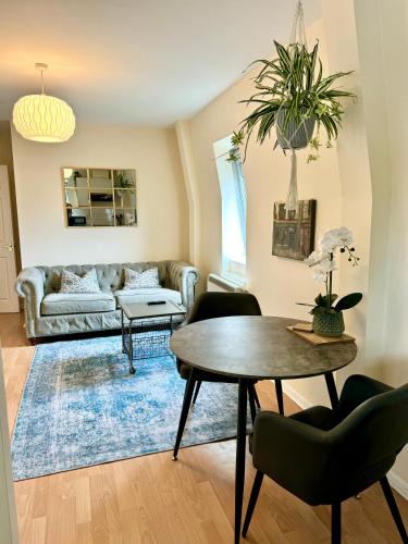 Carterton Apartment | Stylish spacious 1 bed flat