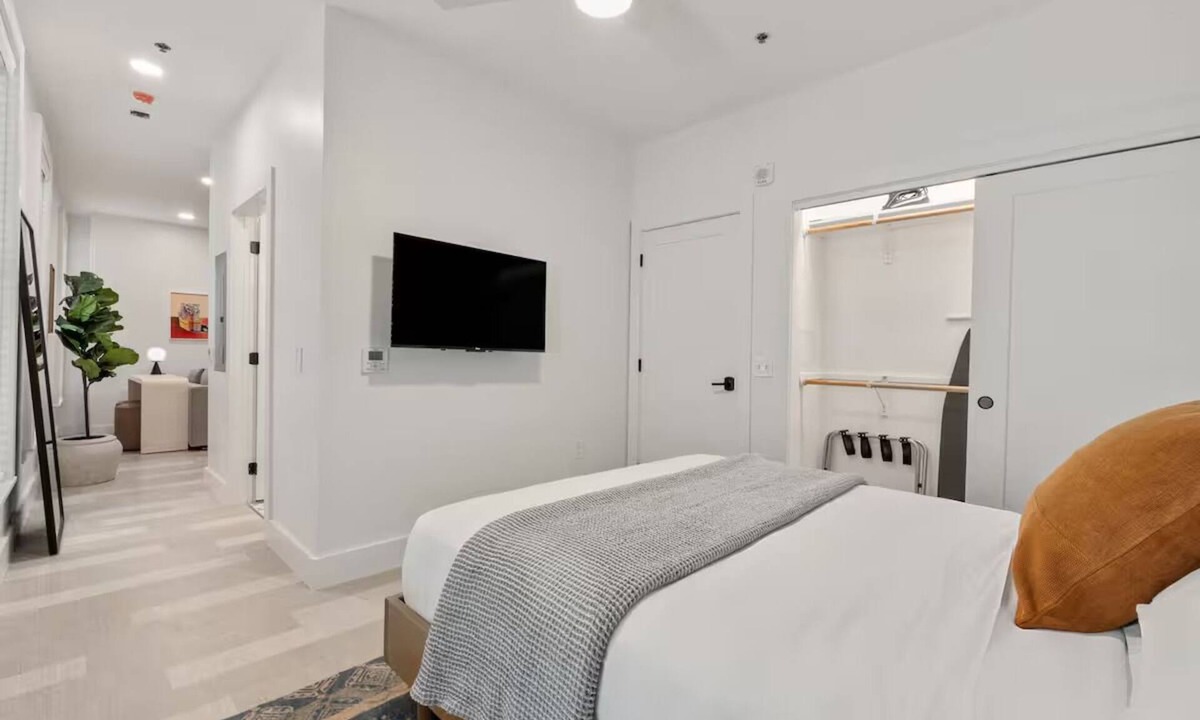 Main - Military Plaza Hotel | Stylish Stay in Best Location—Perfect for Exploring Downtown | 2 Unit