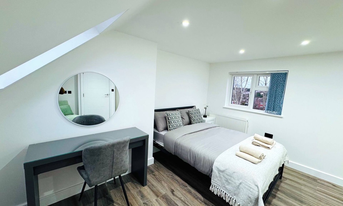 Quinton Apartment | Stylish Stay in Birmingham