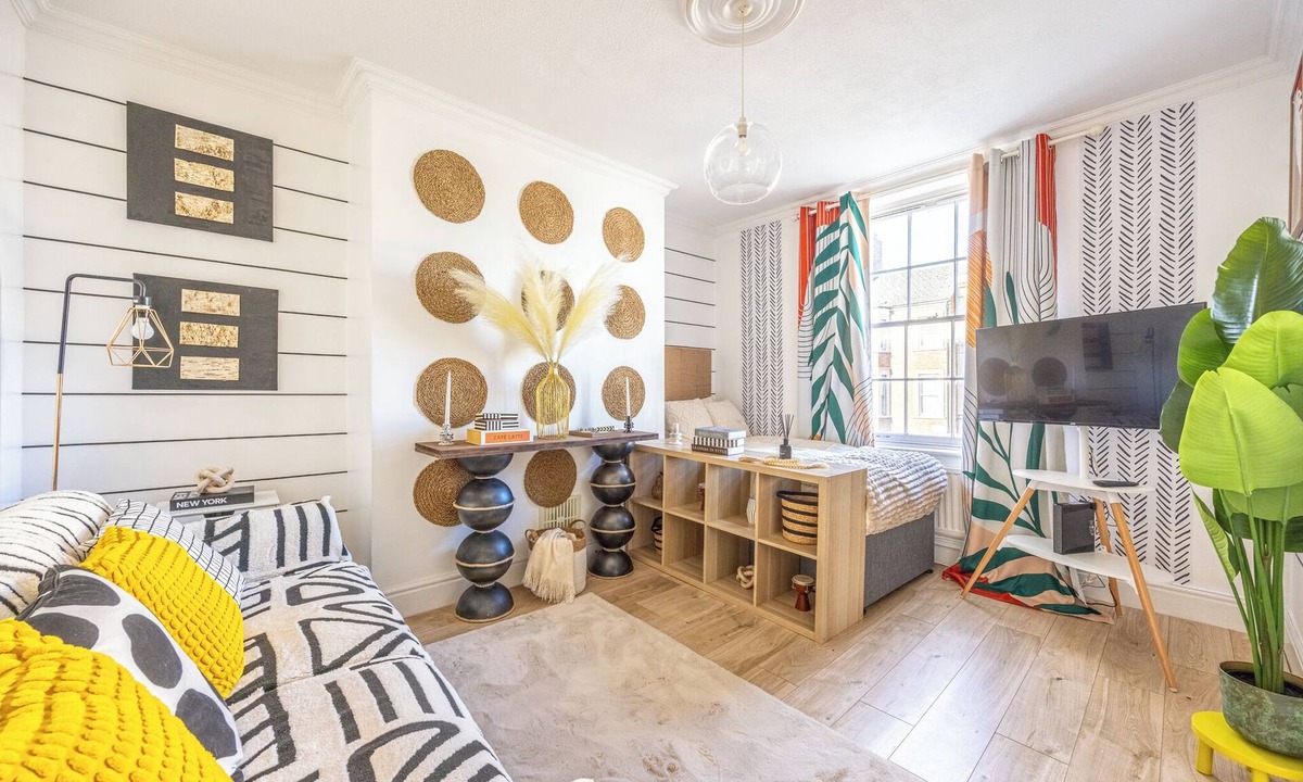 Gloucester Apartment | Stylish Stay Steps from Lively Docks