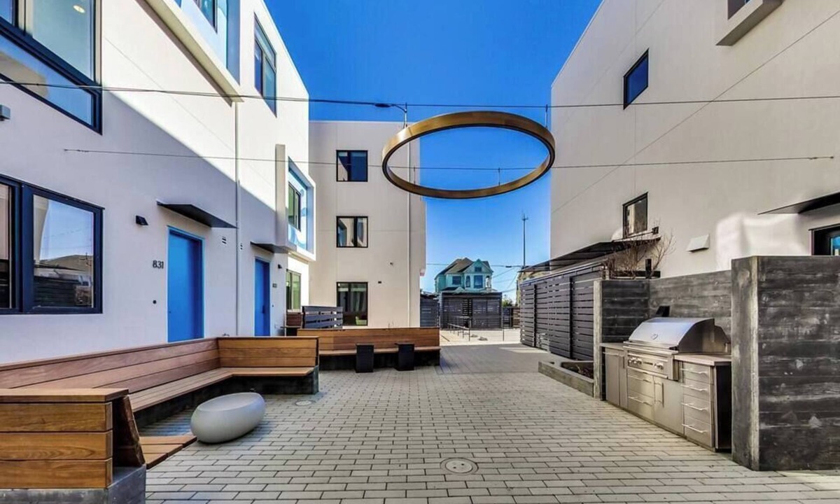 Downtown Oakland Apartment | Stylish Studio in Laney-Peralta