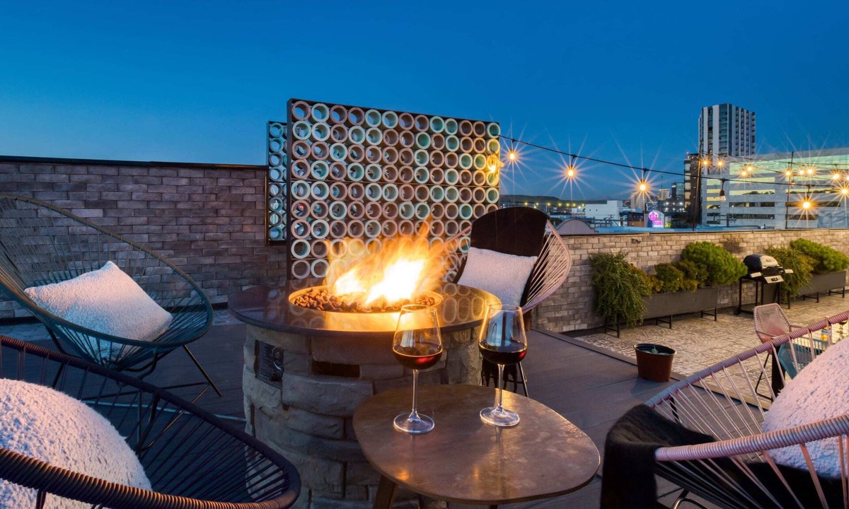 Centro Apartment | Stylish Studio: Lounge w/Games, Rooftop & Gym+Fire Pit