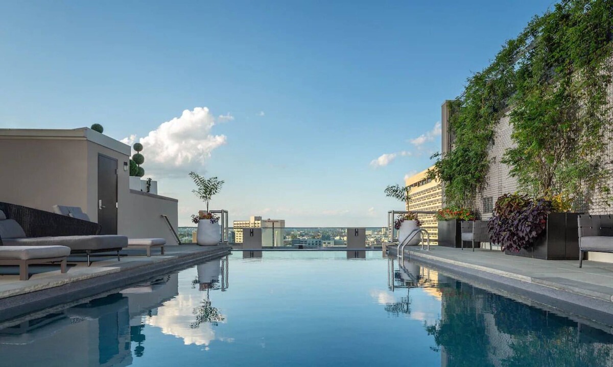 Logan Square House | Stylish Suite w/Kitchen | Centrally Located | Pool Access