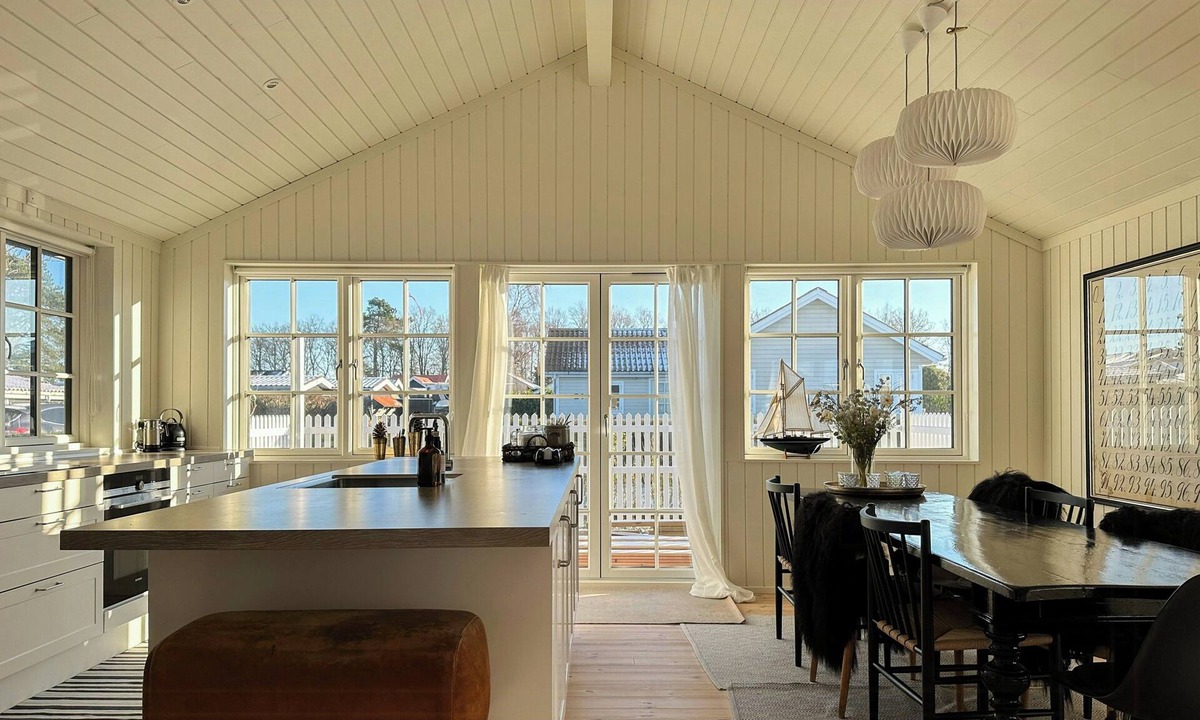 Nyborg House | Stylish summer house by Knudshoved lighthouse