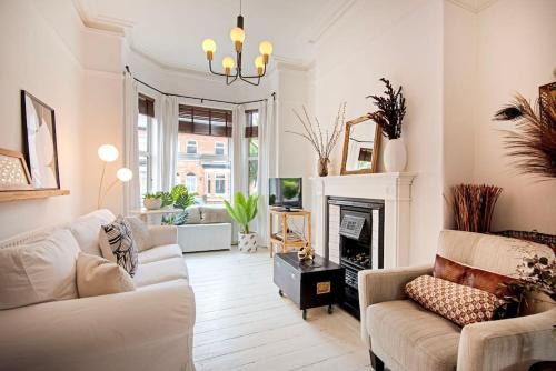 Trafford House | Stylish Town House