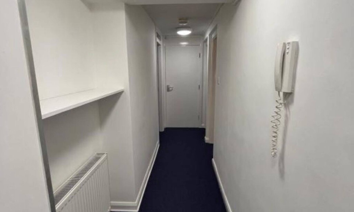 Leeds Apartment | Stylish Triple Room with Shower