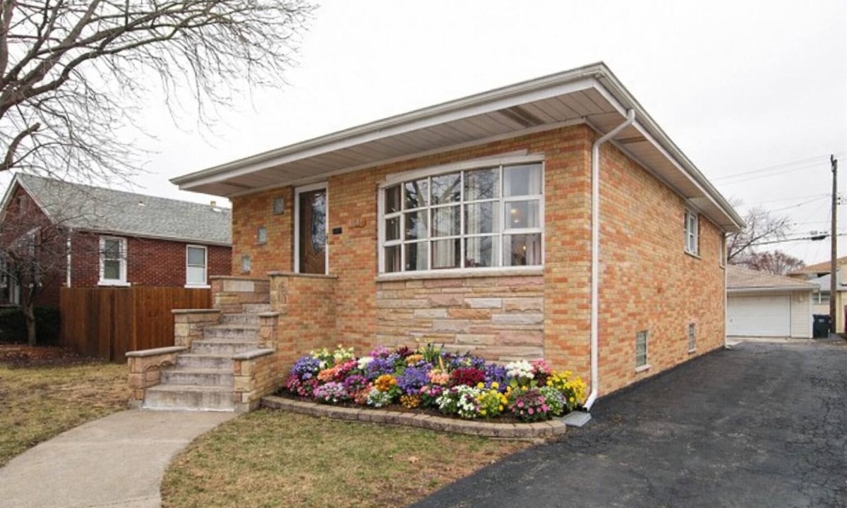 Brookfield House | Stylish Turnkey Living Just bring your suitcase.