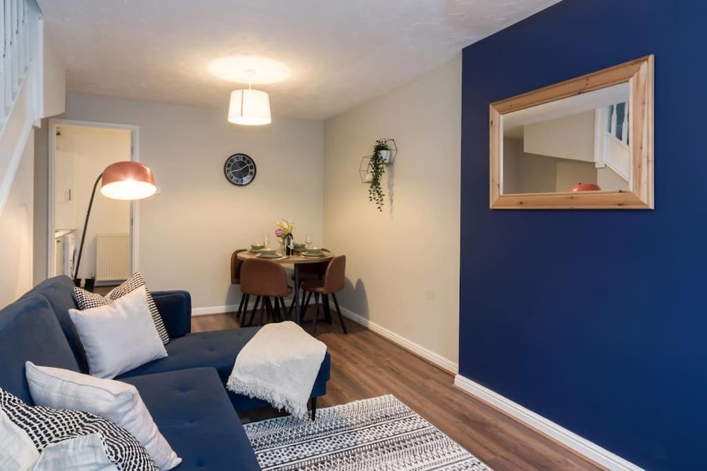 Sheffield Apartment | Stylish two bedroom home SHEFFIELD