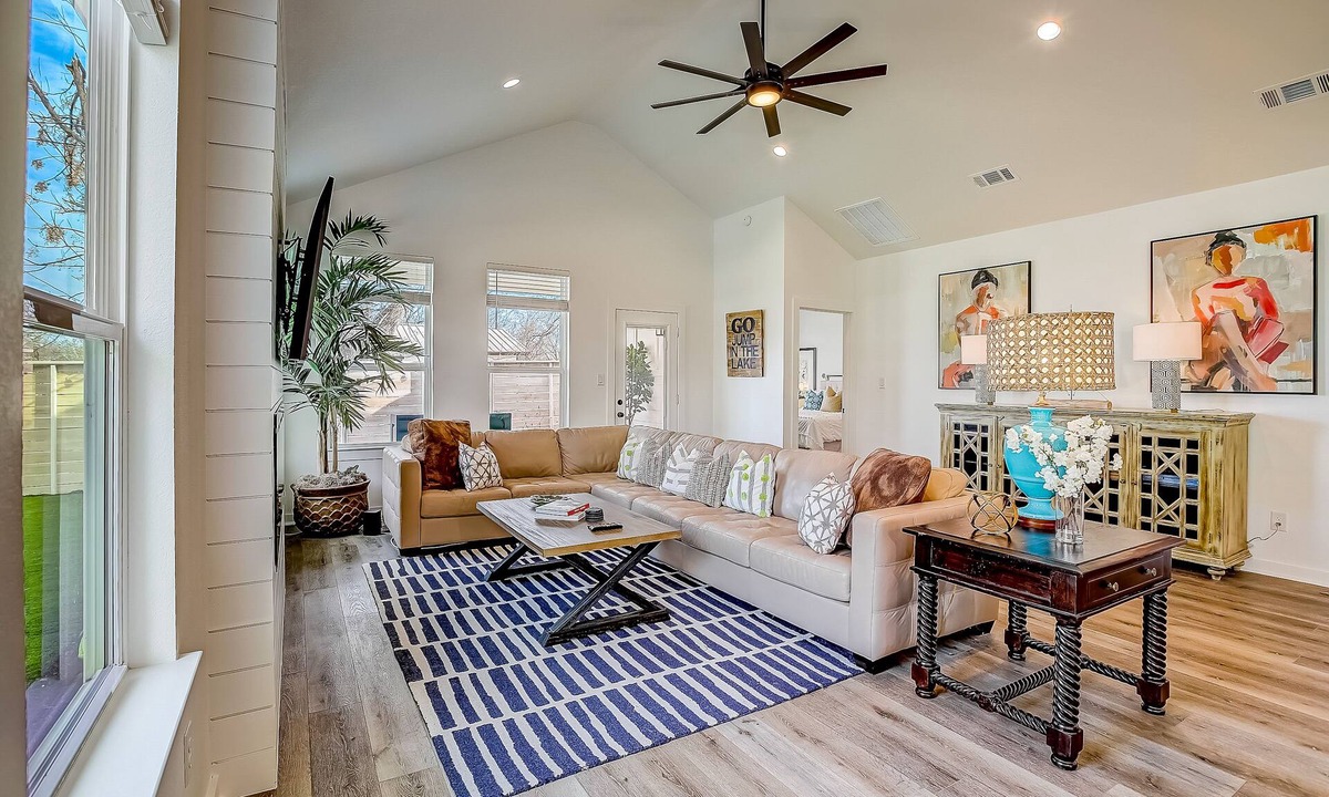 Cottonwood Shores House | Stylish, two-story home with a firepit, washer/dryer, & central AC