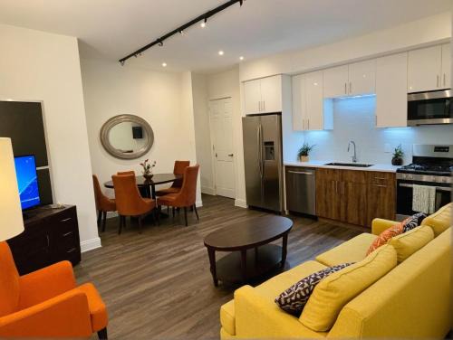 Del Rey Apartment | Stylish Venice Escape Near the Marina & Beachfront