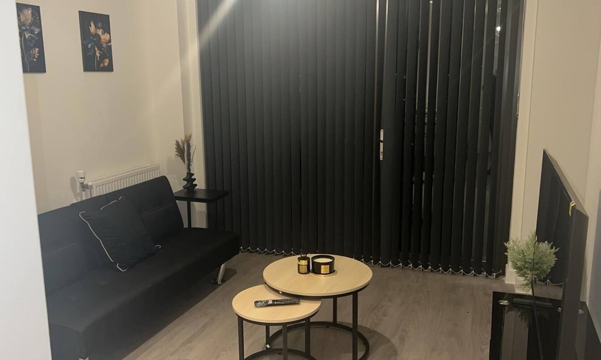 Preston Apartment | Stylish Wembley Park Apt, Balcony, & Views