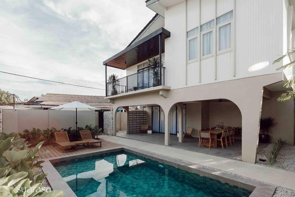 Batu Buruk Villa | SUARASA Villa 1 - Private Pool