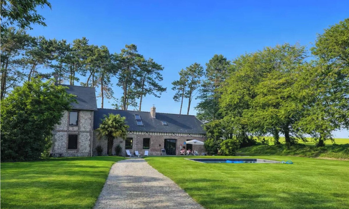 Saint-Martin-aux-Buneaux House | Sublime fermette rénovée-Piscine chauffée-15 personnes a 3km Mer.