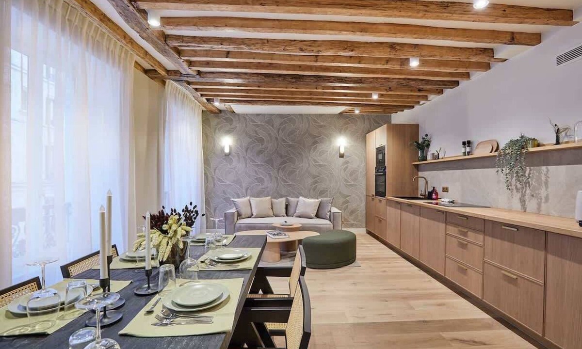 Quartier de la Place-Vendome Apartment | Sublime apartment Rue Royale/Madeleine