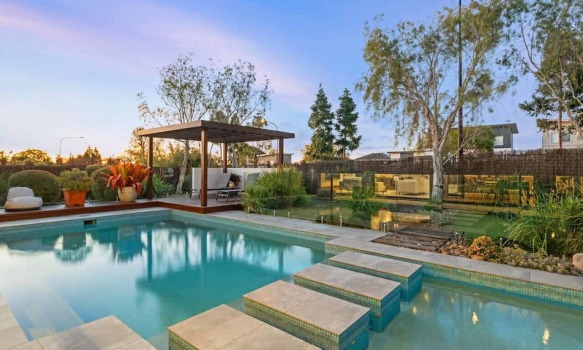 Rochedale House | Sublime Contemporary Designer Villa w/Pool