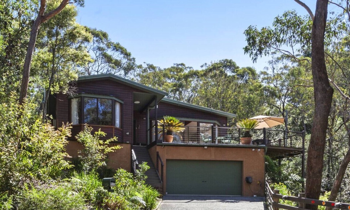 Leura House | Sublime Mountains Escape: Luxury & Serenity