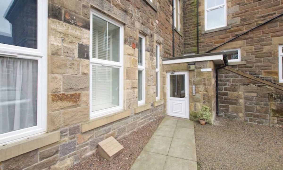 Melrose Apartment | Substantial Melrose Apartment