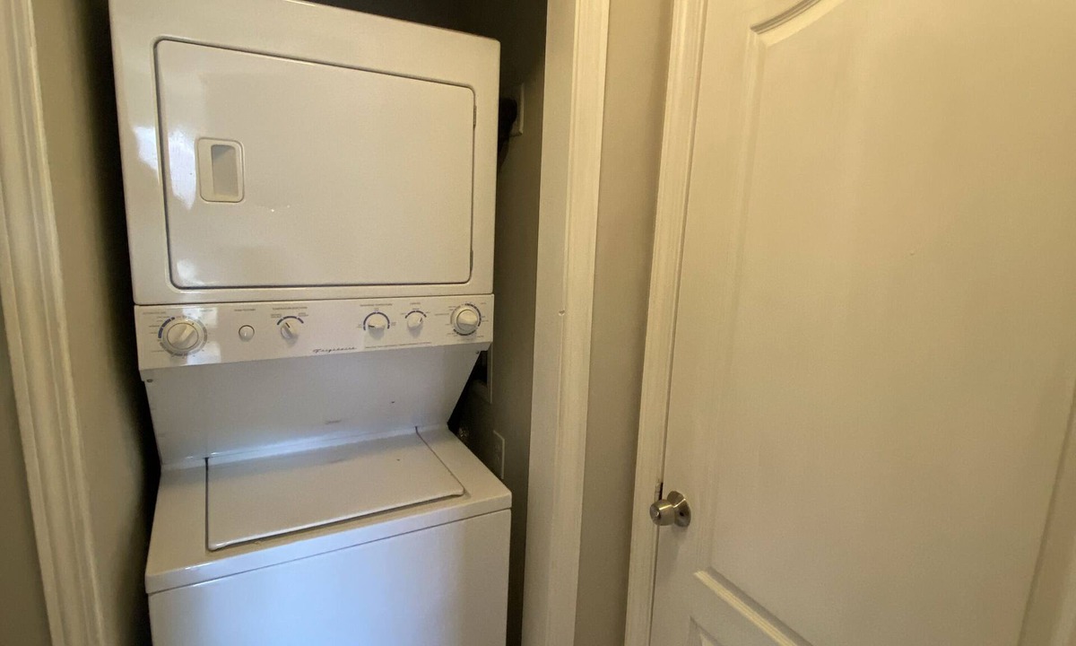 Dallas Apartment | Suburban Oasis