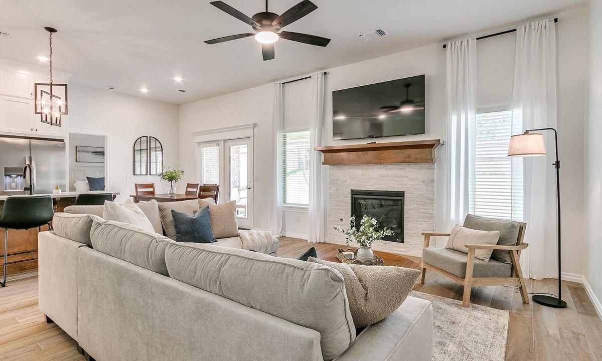 Choctaw House | Suburban Shangri-La: Where Comfort Throws a Party!