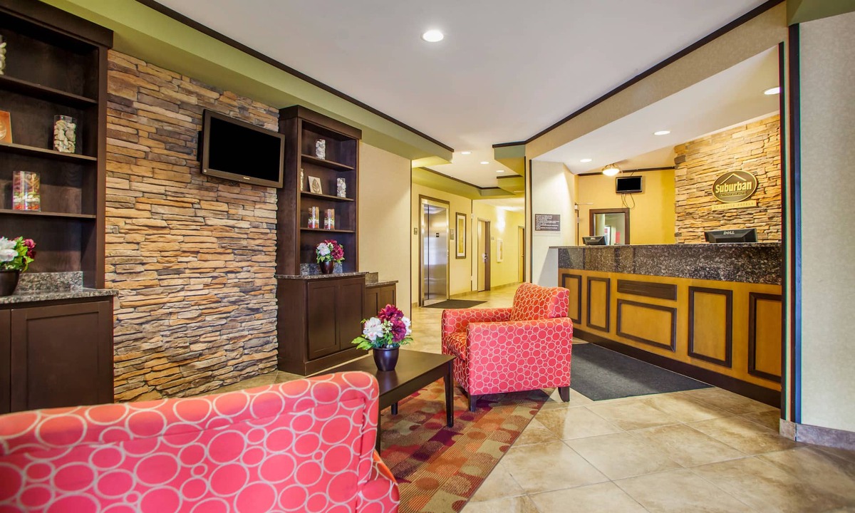 Cedar Falls Hotel | Suburban Studios Cedar Falls