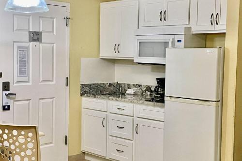 Fort Myers Hotel | Suburban Studios Fort Myers Cape Coral