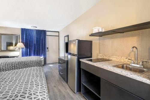 Southwest Orlando Hotel | Suburban Studios International Drive