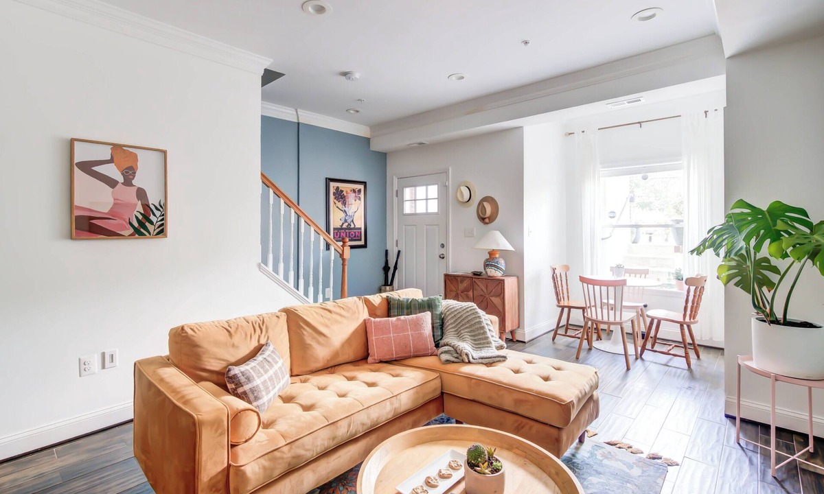 Lower Central NE Apartment | Subway & Easy Parking! Sunny 2 Bdrm w/King Bed