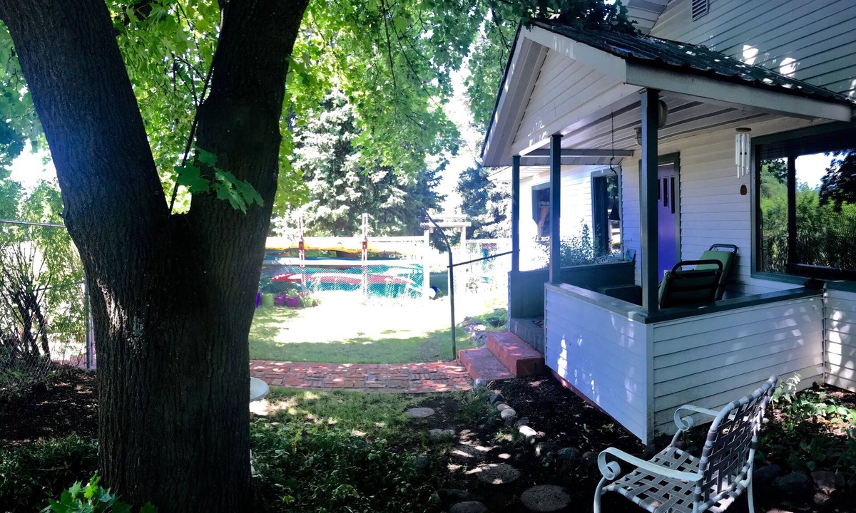 St. Ignatius House | SUCASA private home with shared laundry under the Mission Mountains pets allowed