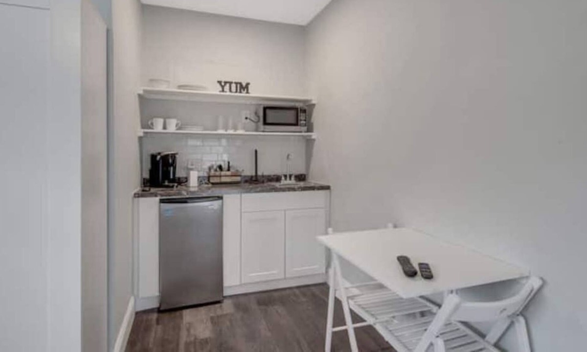 Edgewood Apartment | Sudio apartment by PMI Edgewood