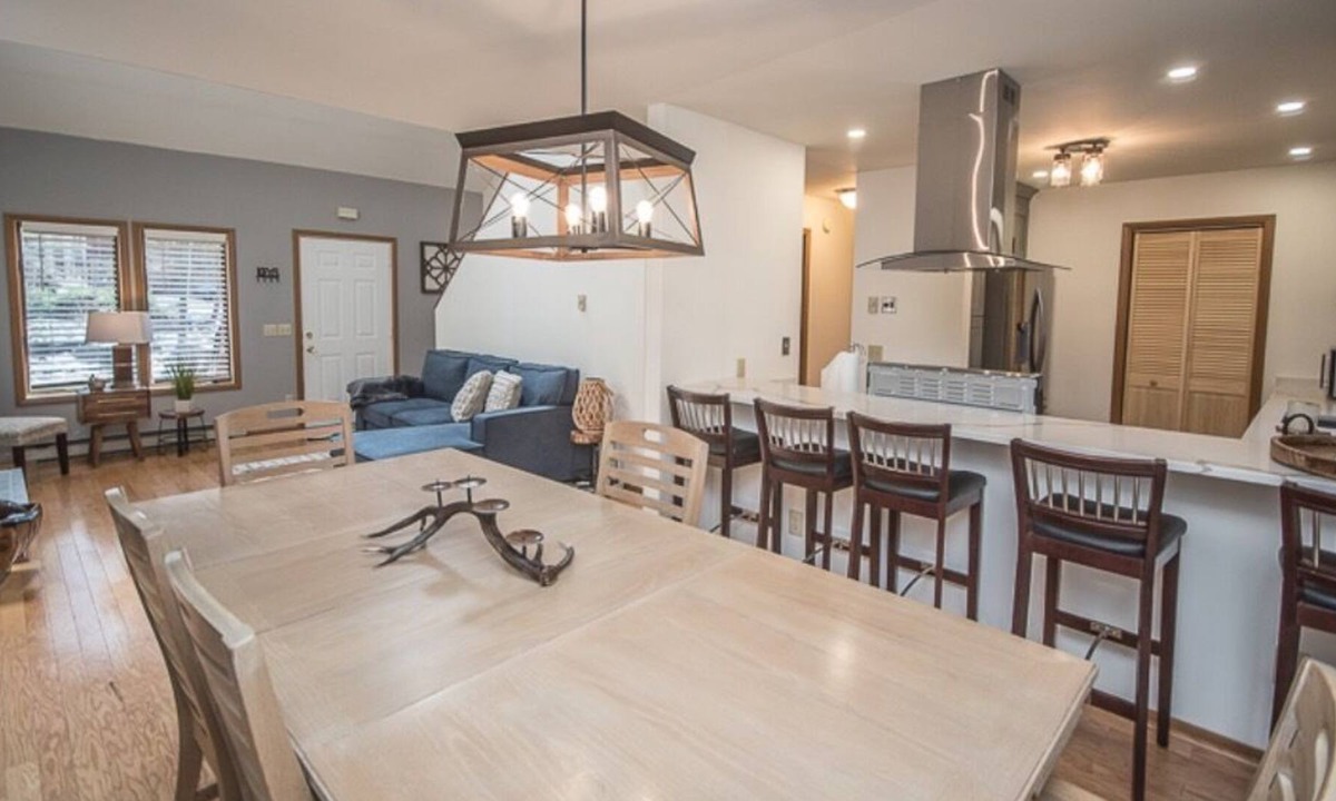 Lake Ariel Ski Chalet | Sue's Corner