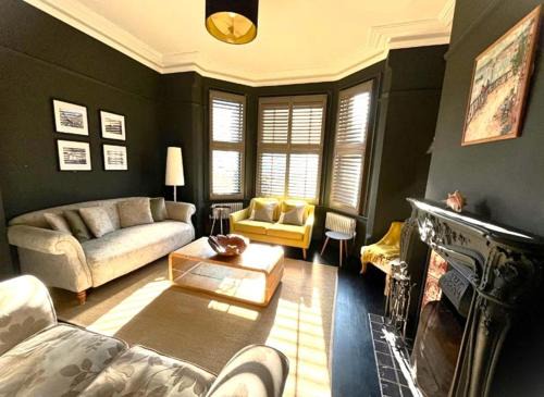 Lowestoft House | Suffolk Coast Townhouse