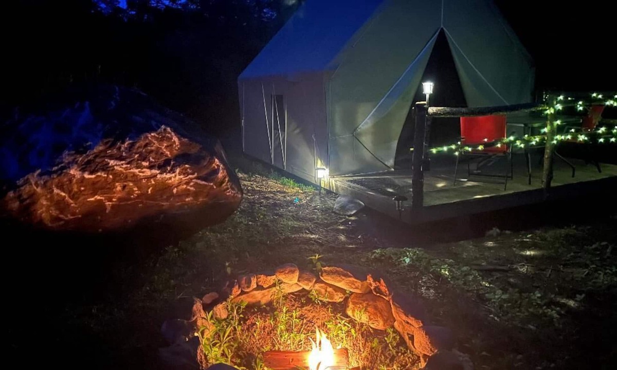 St. Johnsbury RV Rental | Sugar Brook “Off Grid” Glamping