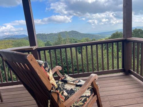 Sugar Mountain Apartment | Sugar Mountain Cabin, 2bd2bth, Steps to Slopes!