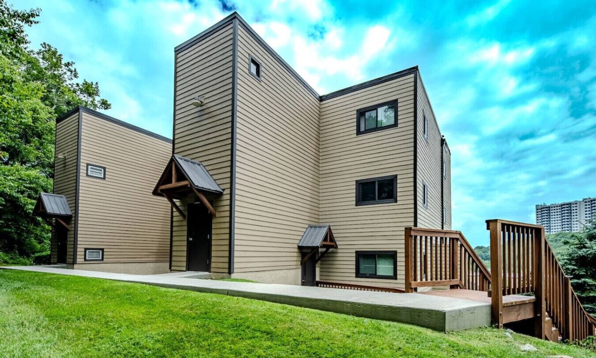 Sugar Mountain Apartment | Sugar Mountain Ski Condo - Walk to Slopes