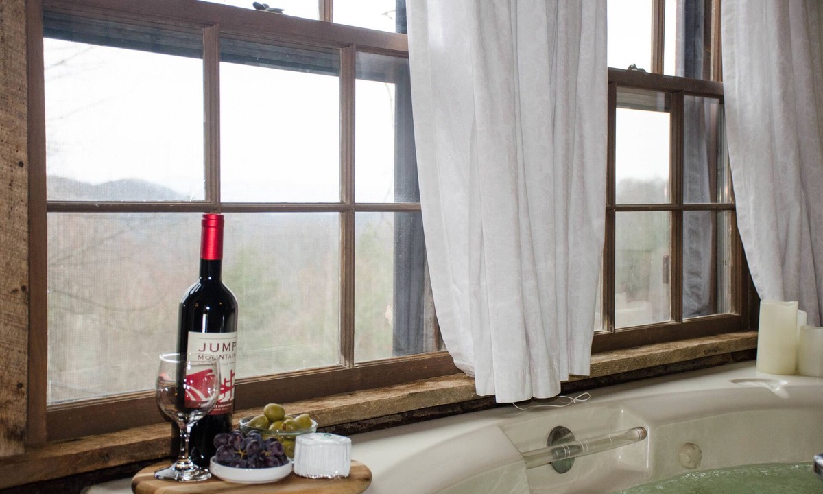 Vesuvius Bed & Breakfast | Sugar Tree Inn