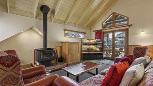 Dinner Plain Ski Chalet | Sugarloaf