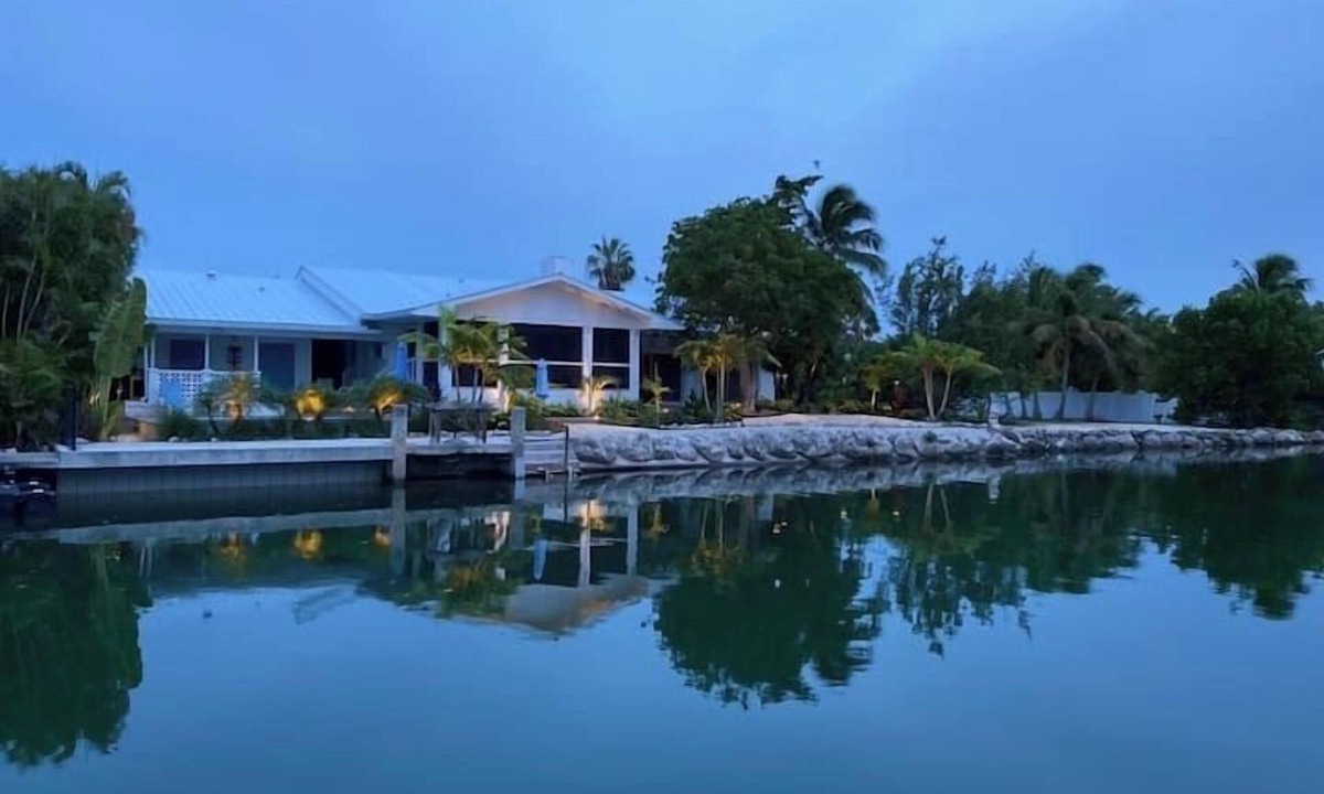 Sugarloaf Key House | SUGARLOAF OASIS - heated pool & boat dock
