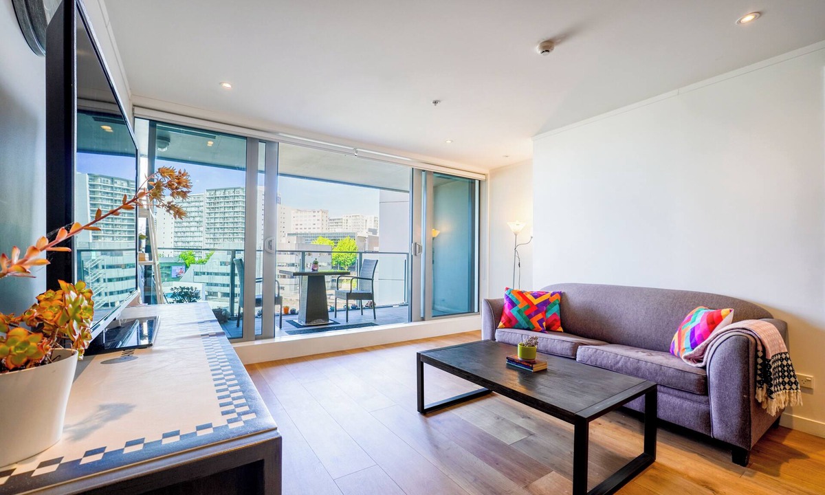 Newton Apartment | SugarTree Two Bedrooms Apartment