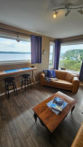 Saint Fulgence Apartment | Suite 1 Flèche du fjord vue Saguenay Monts Valin