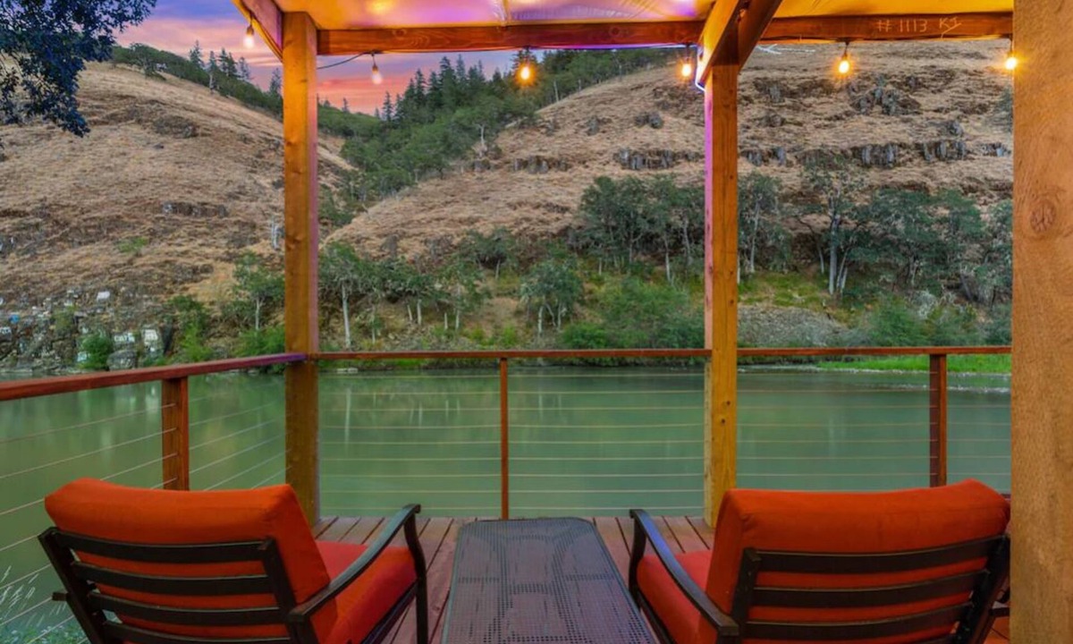 Klickitat Apartment | Suite #1 - Klickitat River Inn